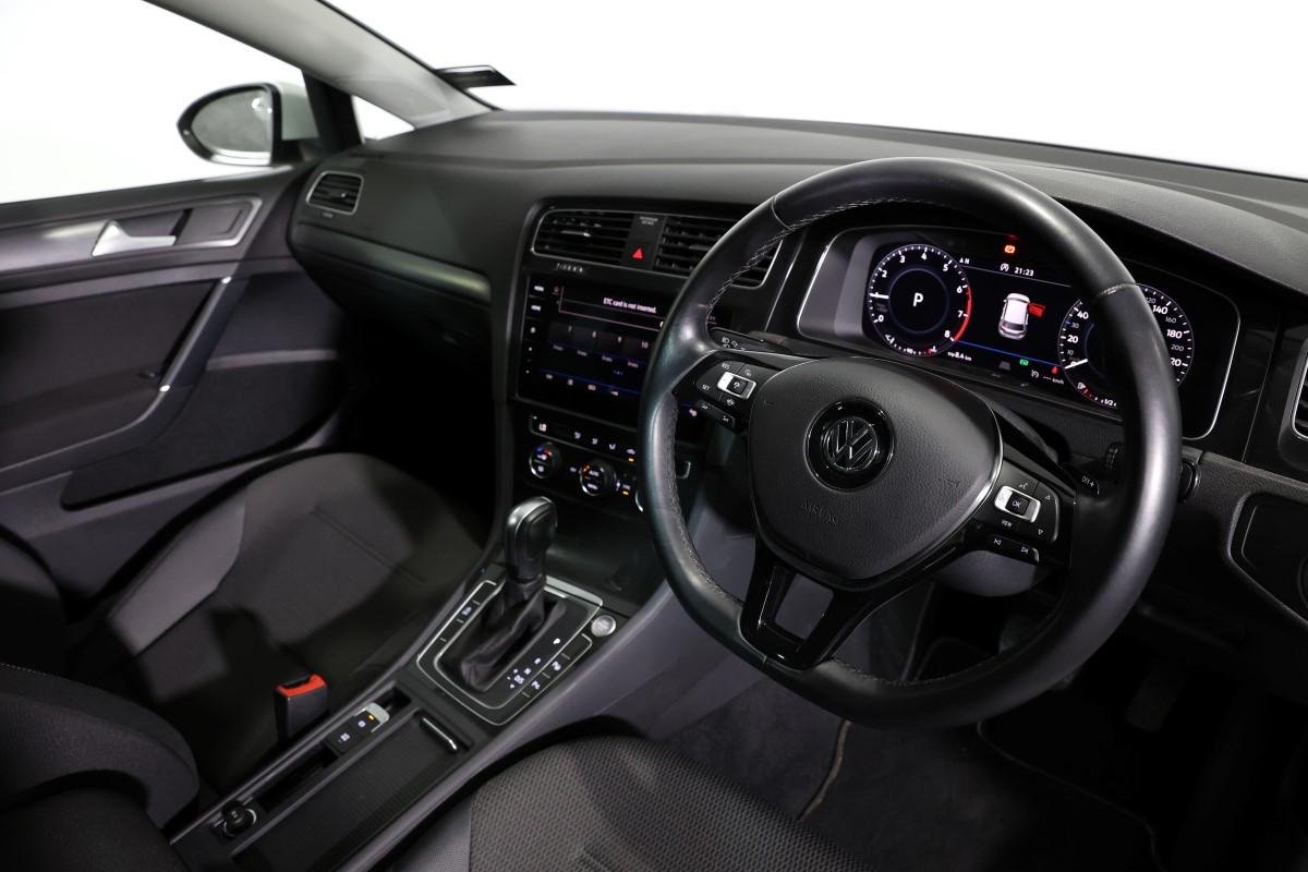 Volkswagen Golf Comfortline - Tech Pack